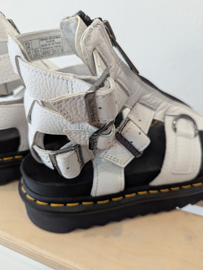 Dr Martens White Sandles 6.5 New