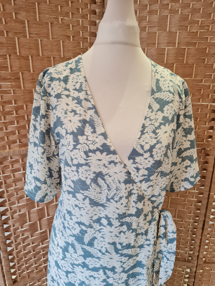 Dry Lake Green/White Wrap Dress S NTW