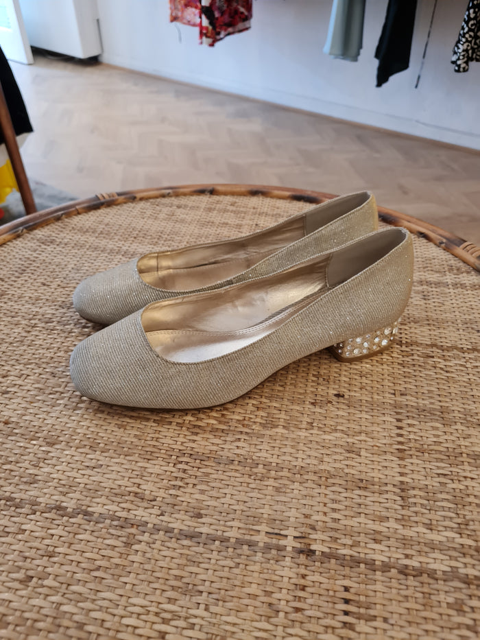 Dune gold sparkle pumps 7