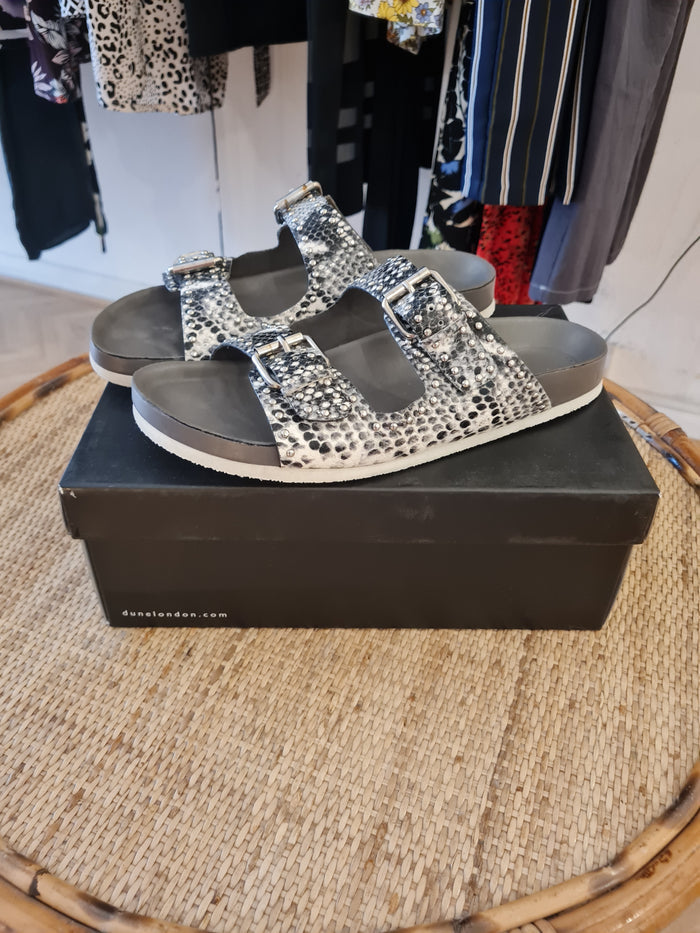 Dune Grey Reptile Slide Size 8