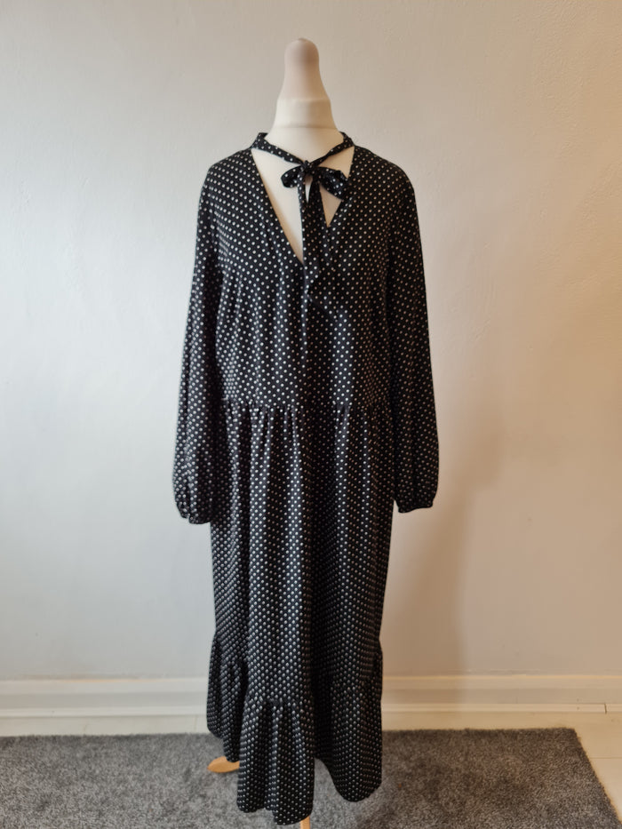 Dunnes Spot Maxi M