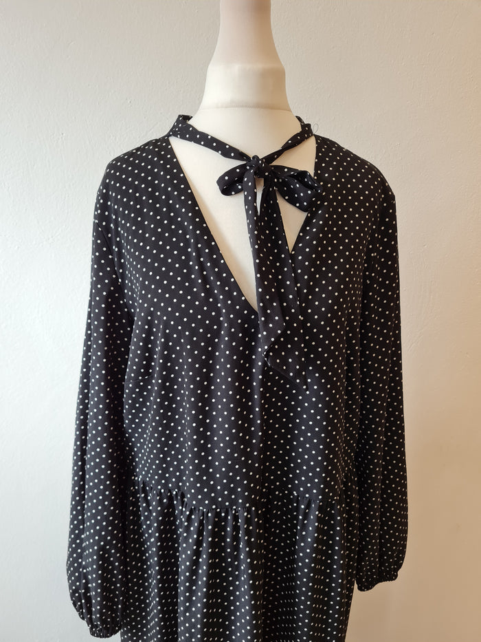 Dunnes Spot Maxi M