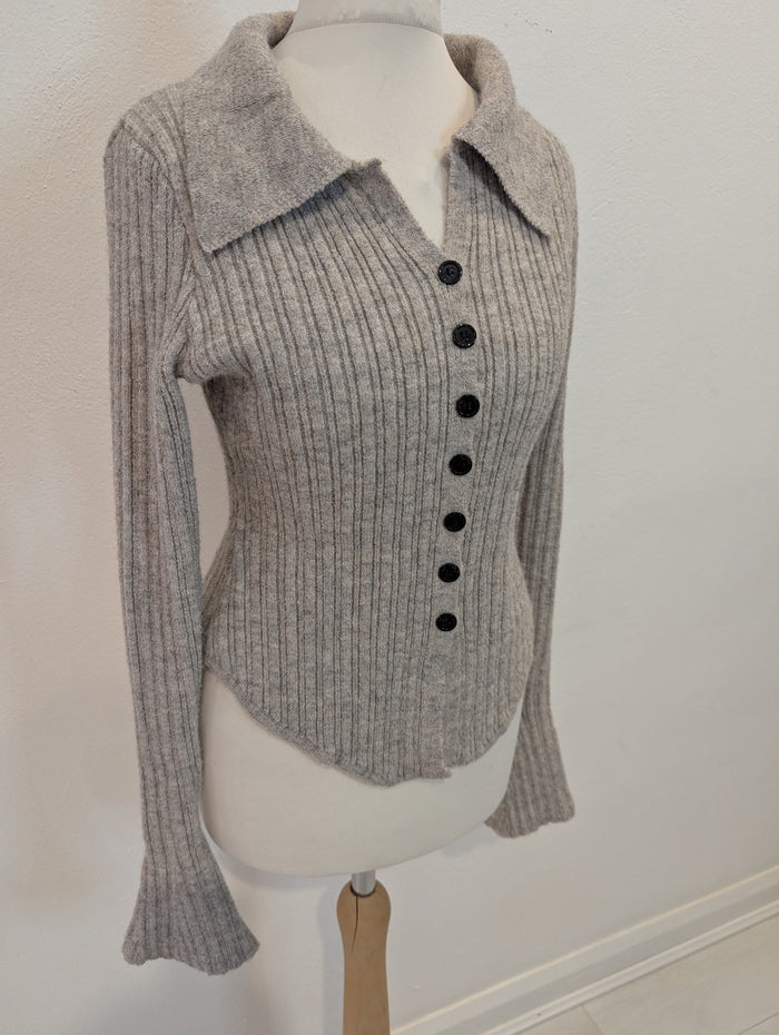 Elenza Grey Button Top S