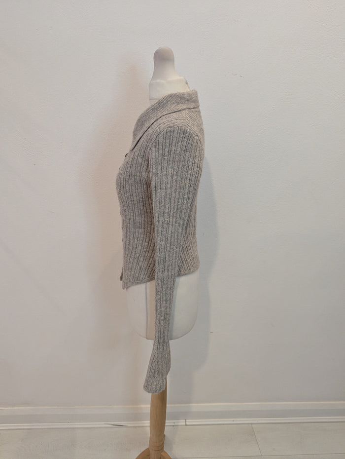 Elenza Grey Button Top S