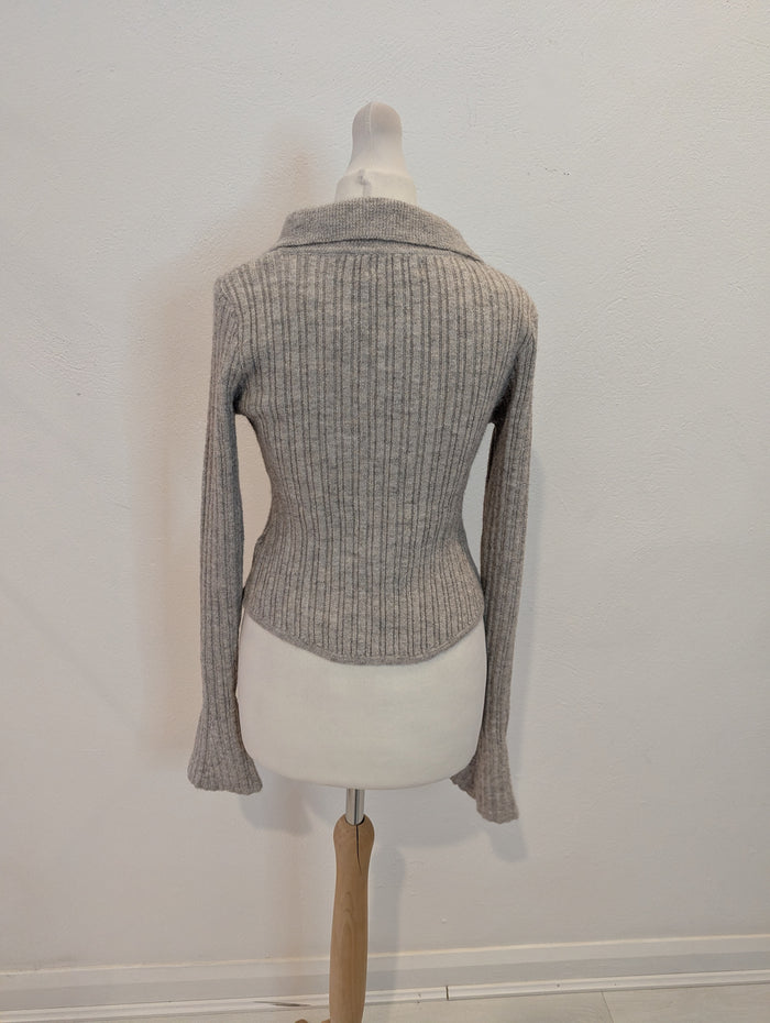 Elenza Grey Button Top S