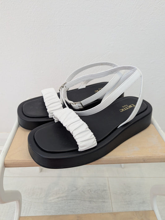 Elleme Paris White Sandals 6 NWT