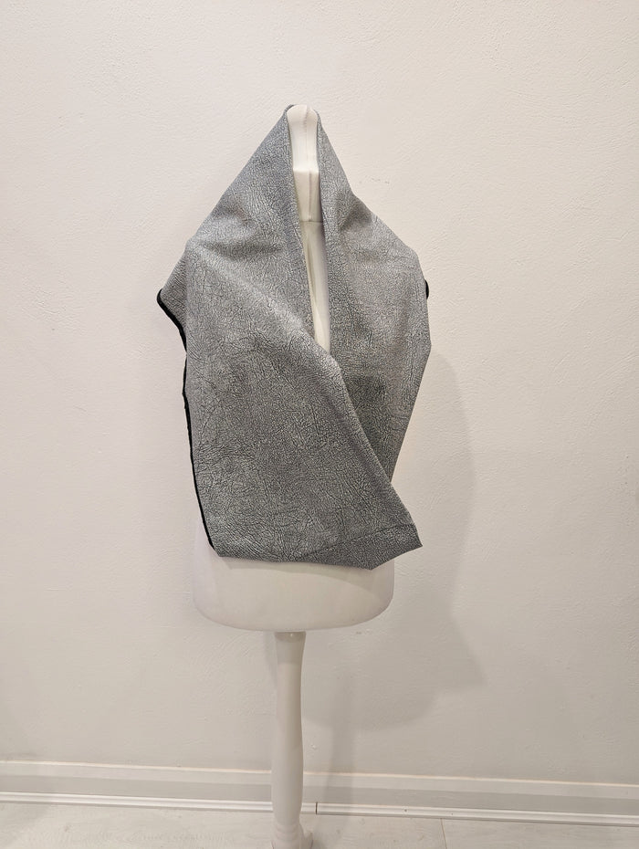 Elsewhere grey snood
