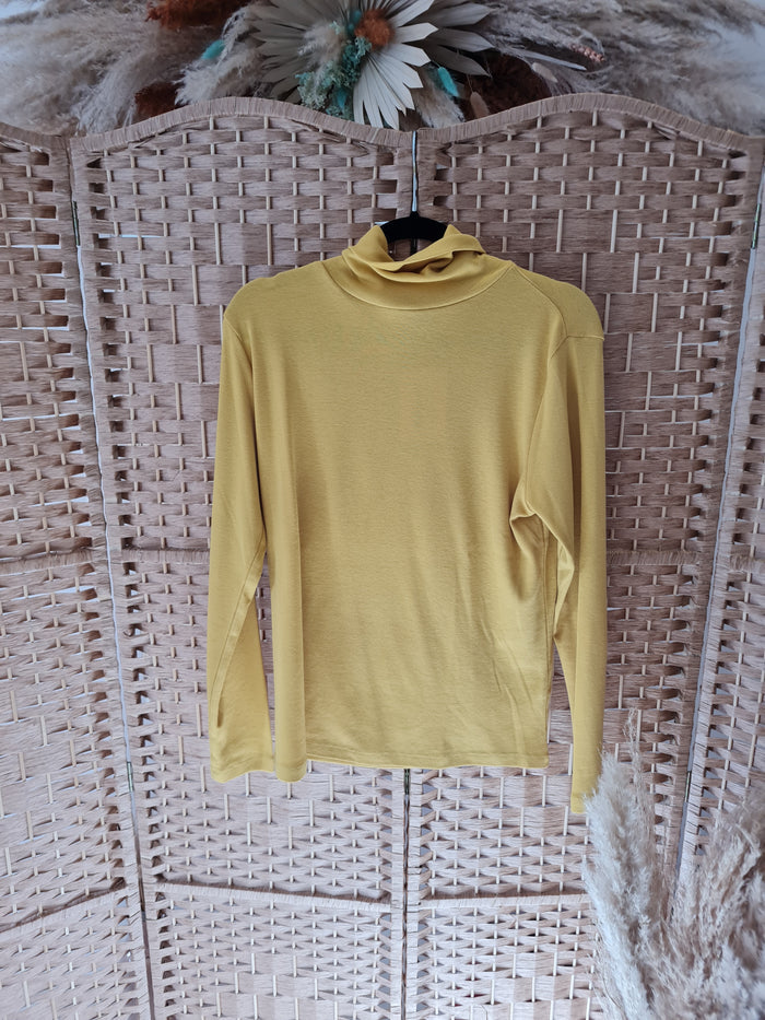 Emreco mustard turtleneck 16