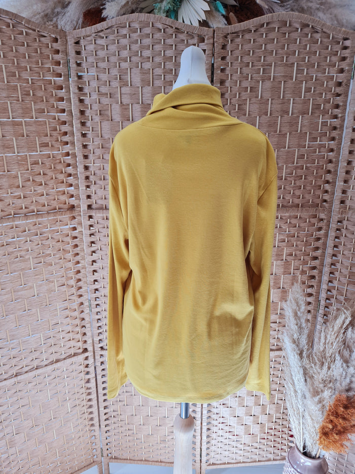 Emreco mustard turtleneck 16