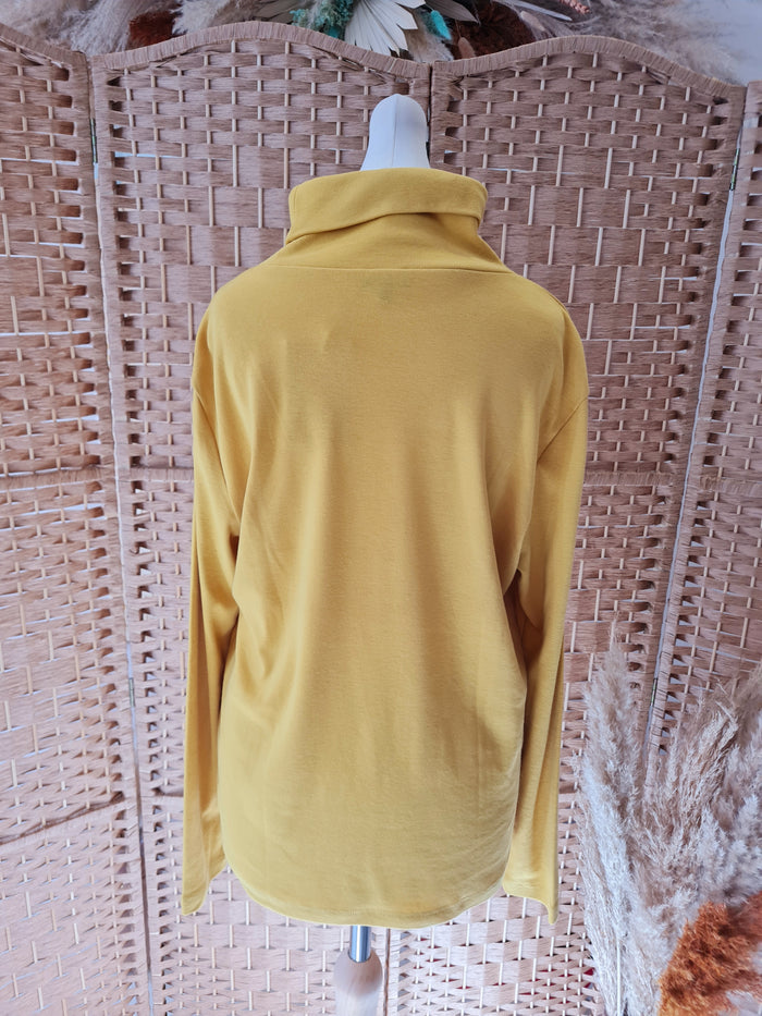 Emreco mustard turtleneck 16