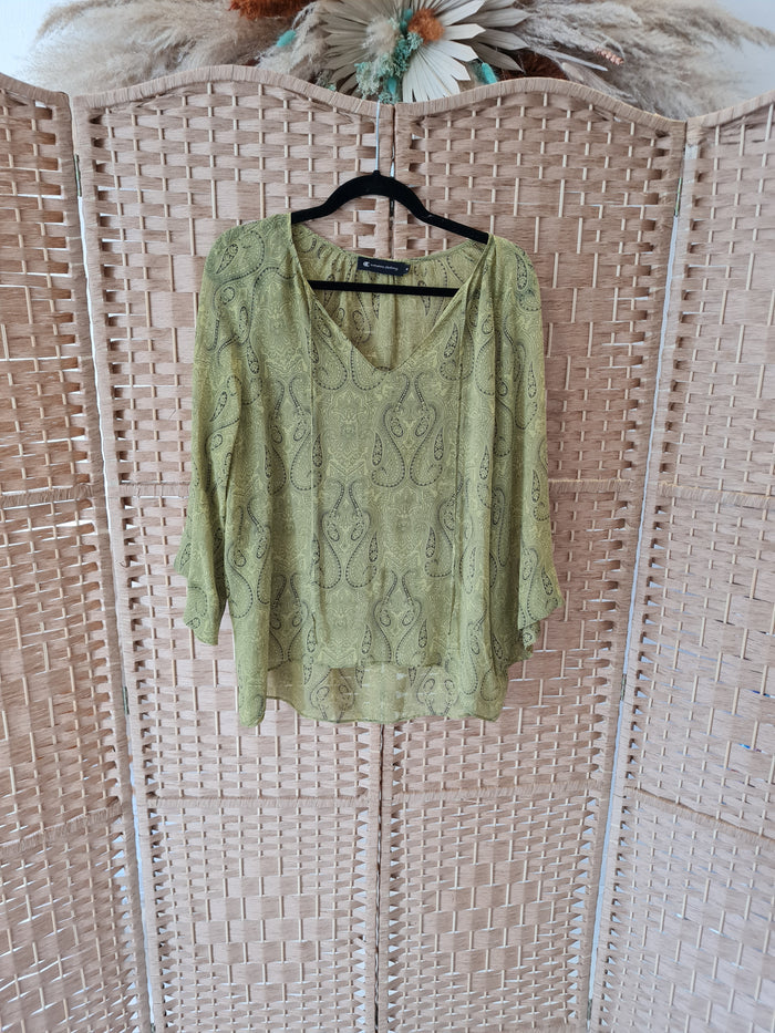 Ermano Clothing Green Paisley Blouse Size Large