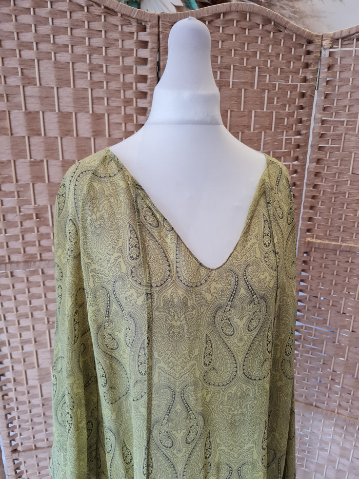Ermano Clothing Green Paisley Blouse Size Large