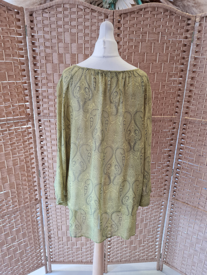 Ermano Clothing Green Paisley Blouse Size Large