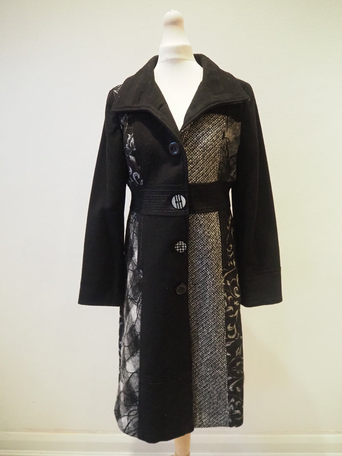 Femmes Je Vous Black/White Coat