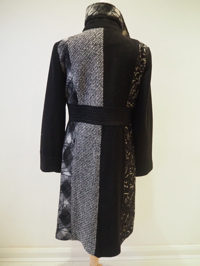 Femmes Je Vous Black/White Coat
