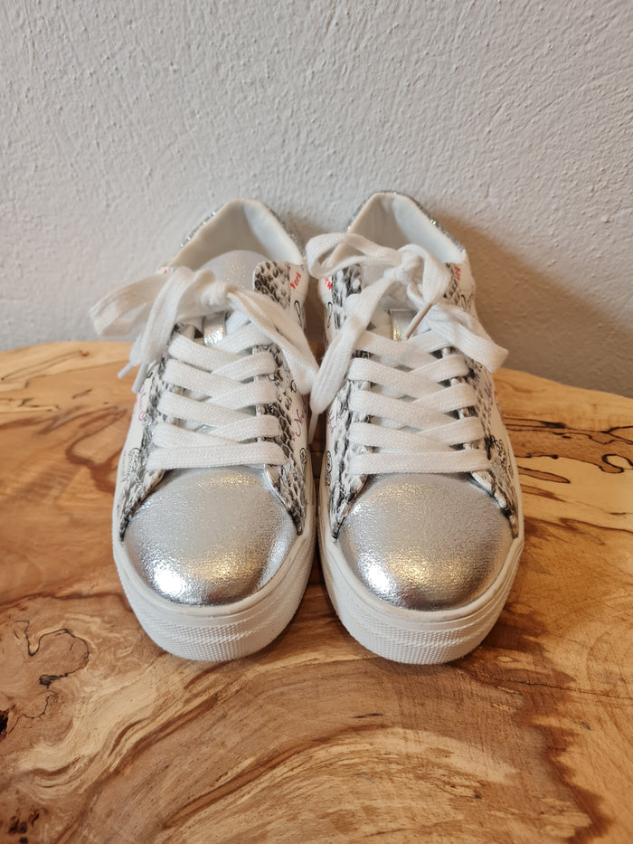Findlay City trainers Size 3