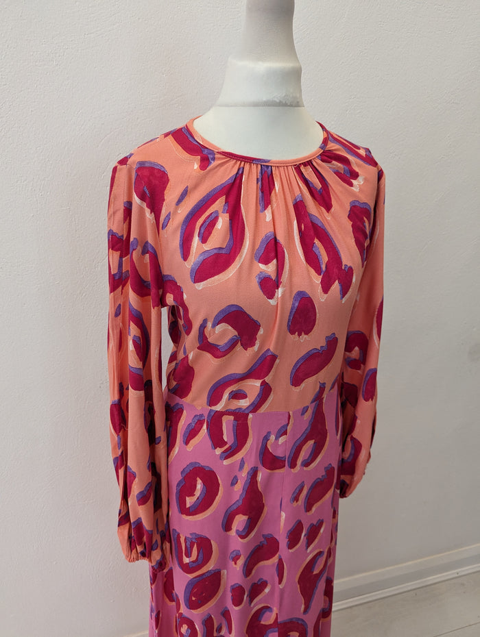 Forever Unique Orange/Pink Maxi Size 8