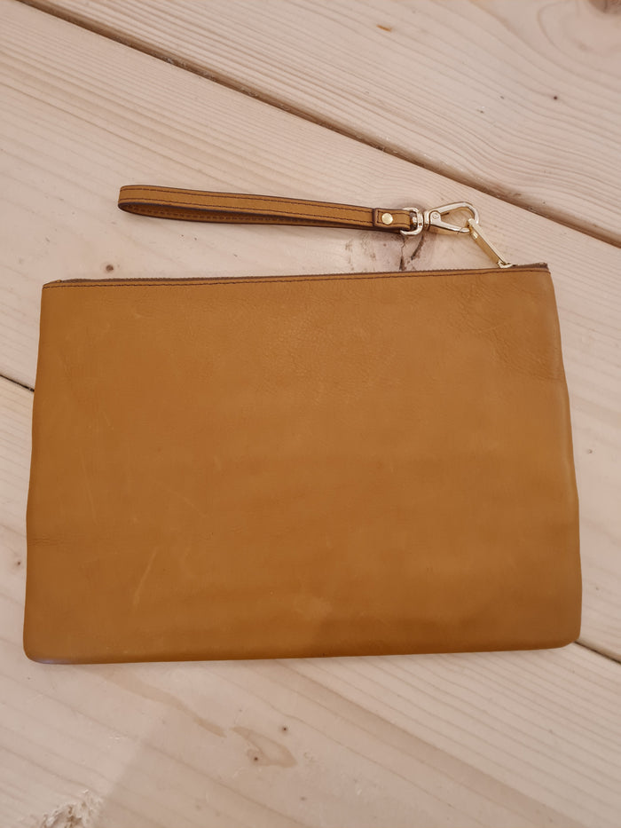 Fossil tan leather jewelled clutch NWT