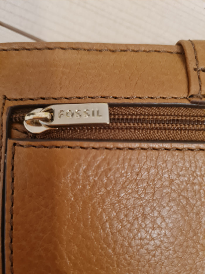 Fossil tan wallet NEW