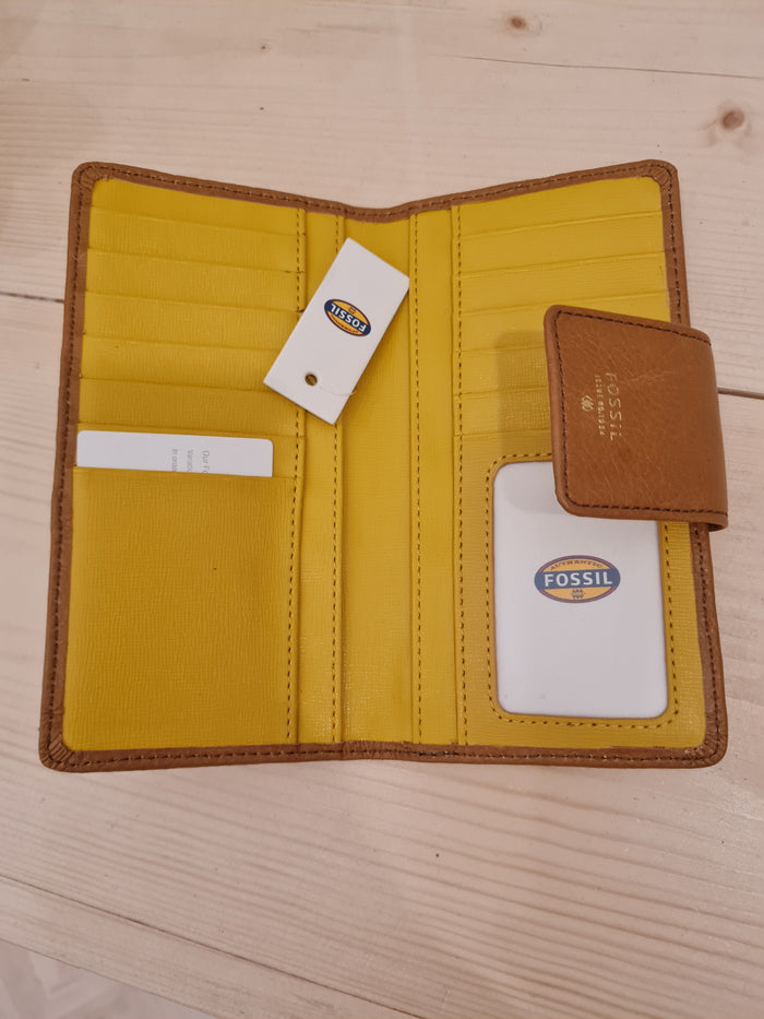Fossil tan wallet NEW