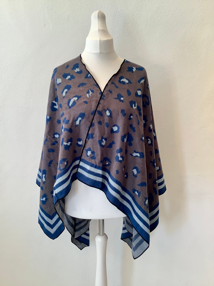 Frank Usher  Grey/Blue Animal print Cape