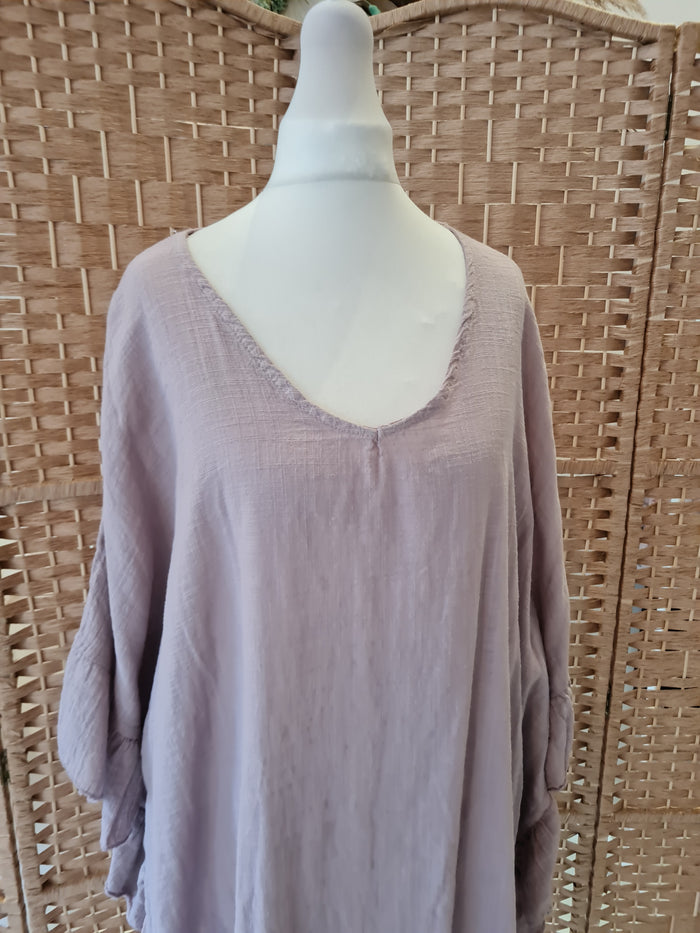 Frill seeker oversize top in mauve