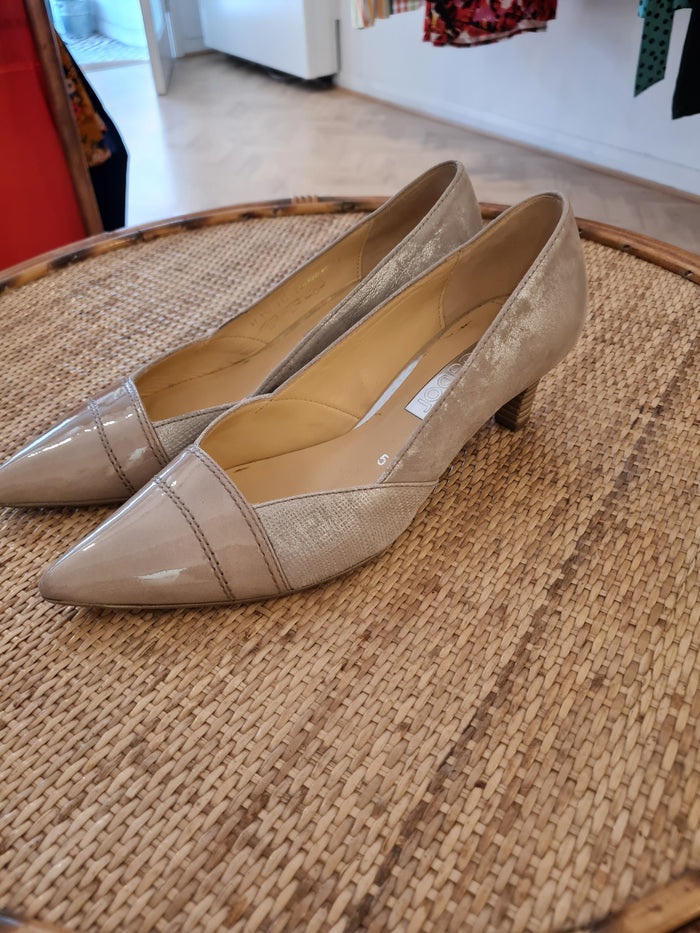 Gabor Silver Kitten Heel Size 5