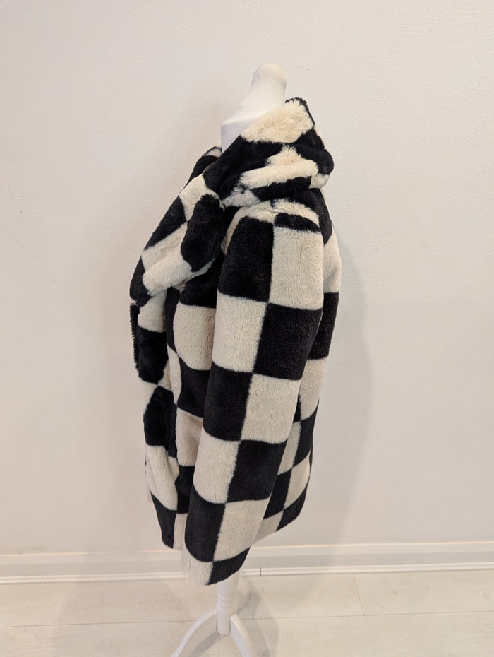 Girlfriend Material Check Coat 12