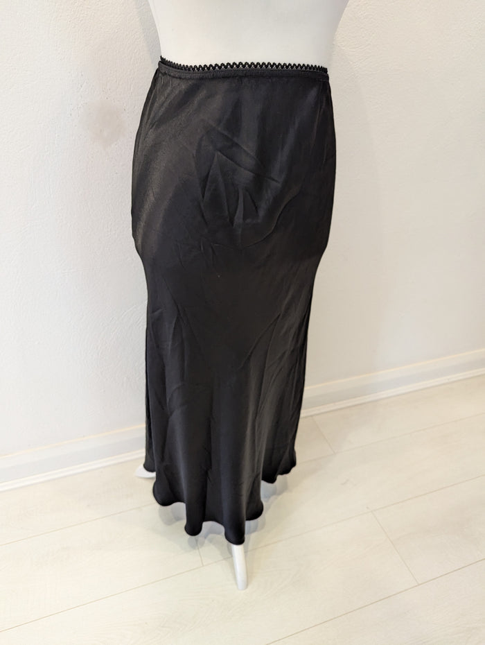 Hax Lux satin slip skirt black
