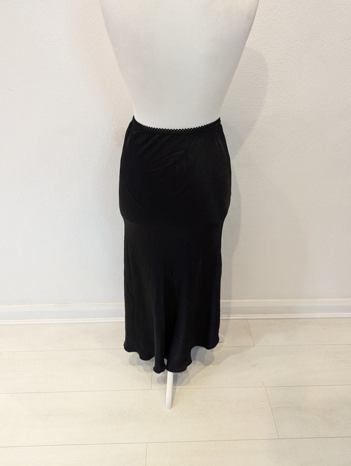 Hax Lux satin slip skirt black
