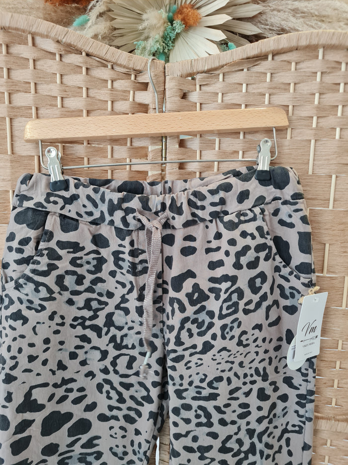 Hax Super Stretch trousers in taupe cheetah print