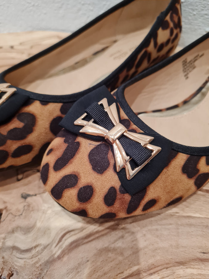 Head over Heels Leopard print pumps  6