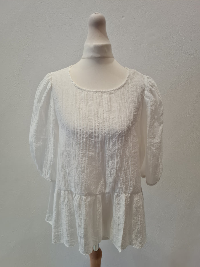 H&M White Cheese cloth peplum top Size M