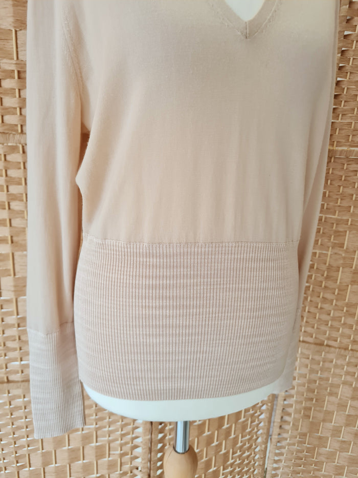 Hugo Boss Beige V Neck Small NWT RRP £149