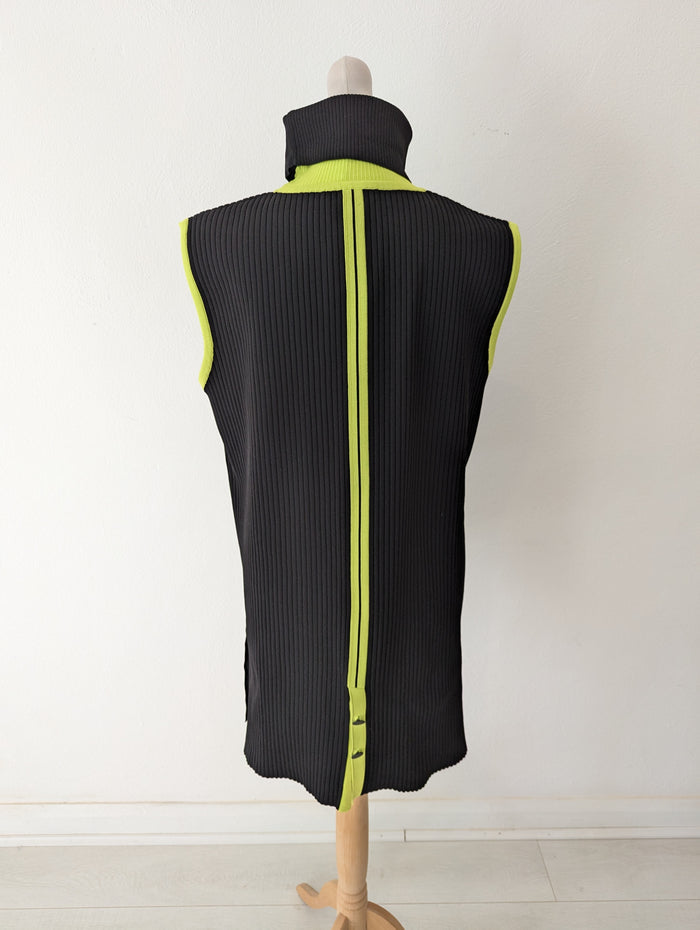 Hukka Sleeveless Knit Top 10