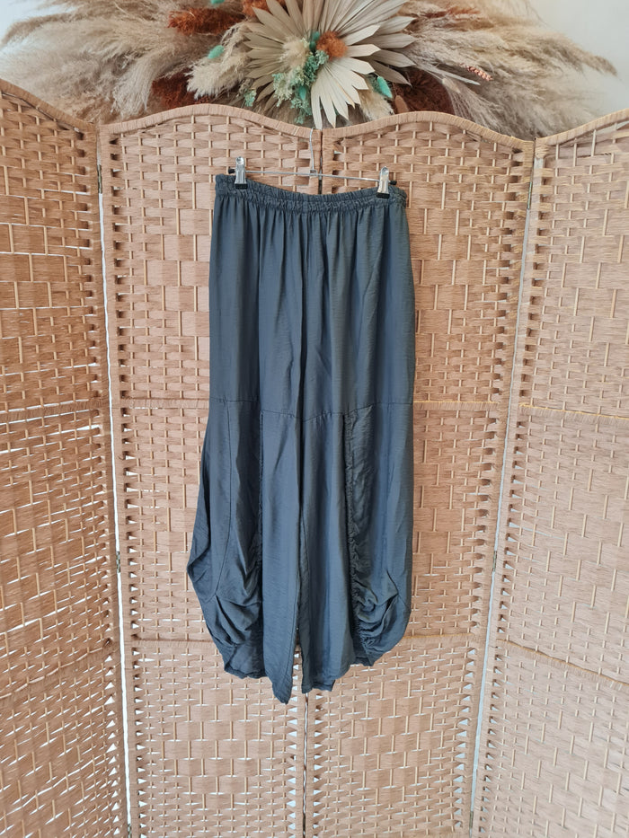Ibiza trousers in charcoal