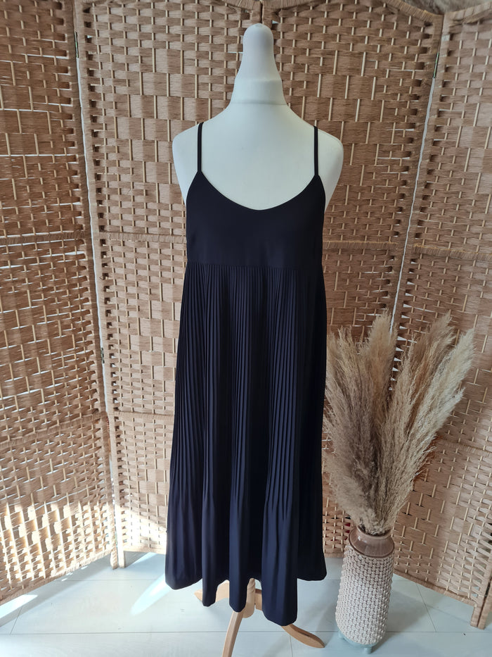 ICHI Black pleat Dress 8