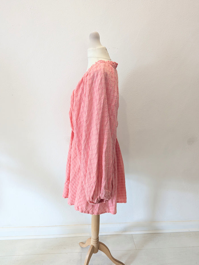 In Style Coral Balloon Sleeve Mini Size 10