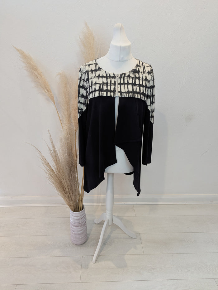 Isabel De Pedro Black/Cream Zip Back Jacket Size 10