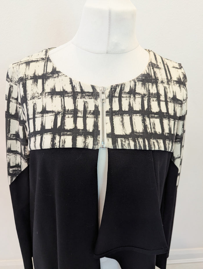 Isabel De Pedro Black/Cream Zip Back Jacket Size 10