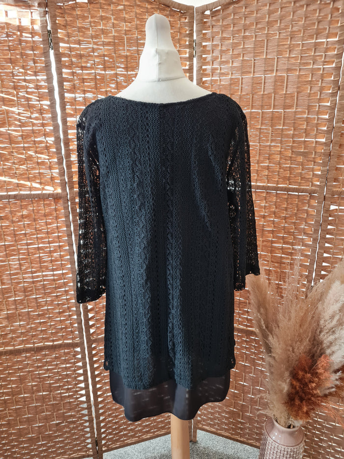 Izabel London Lace Top 12
