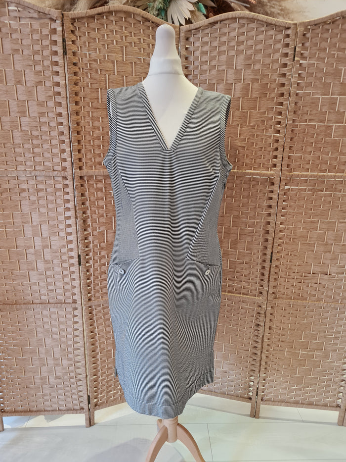 Jaeger striped sleeveless dress 12