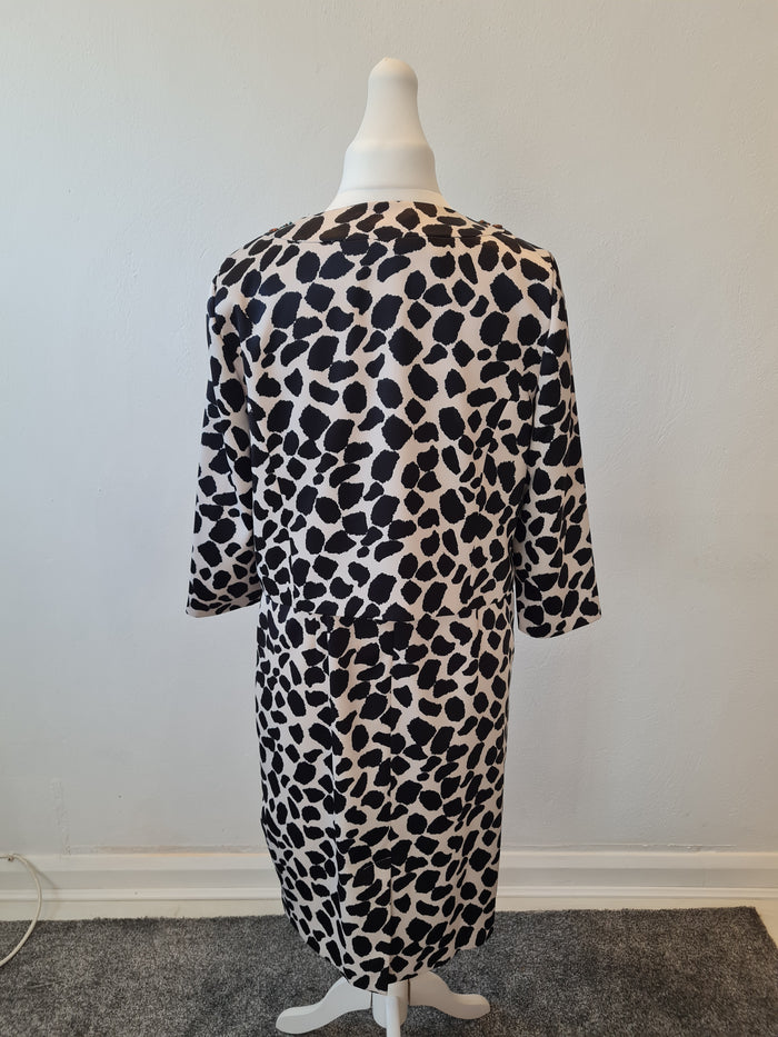 Jeff & Co Animal Print Two Piece Dress Suit Size 16