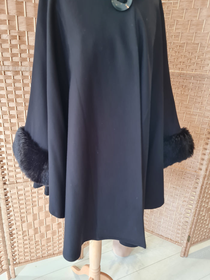 Joseph Ribkoff Fur collar Cape 14
