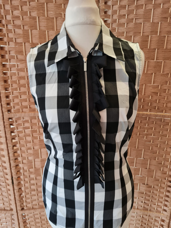 Karen Millen black/white zip top 10