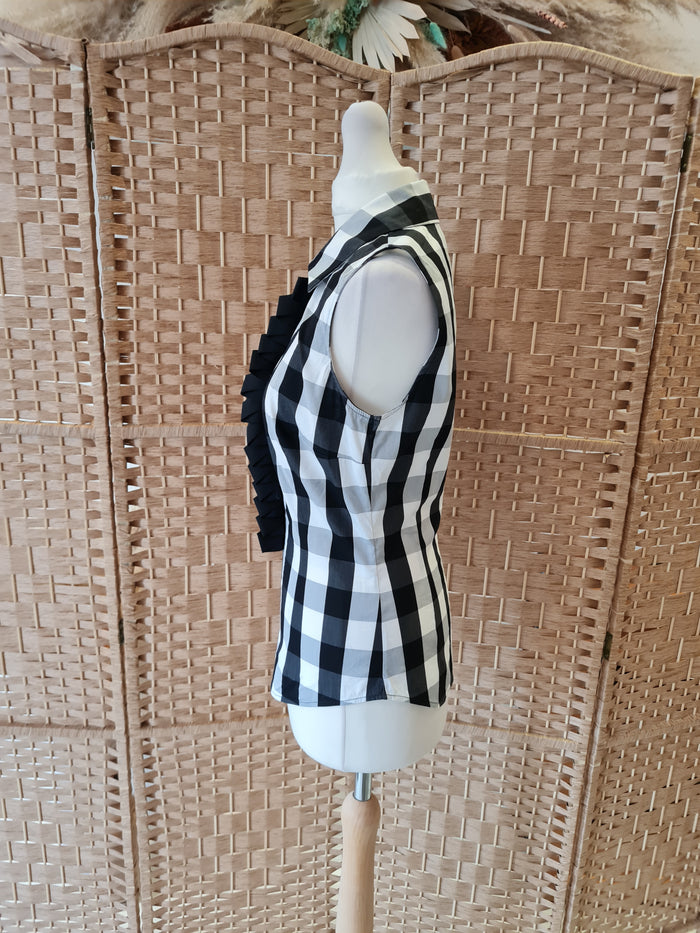 Karen Millen black/white zip top 10