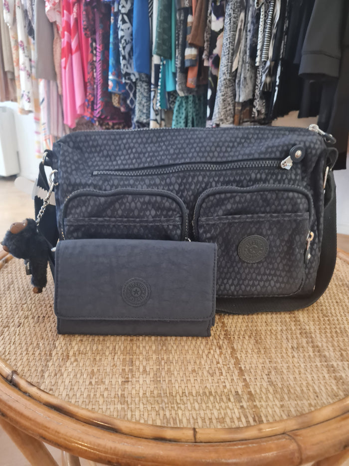 Kipling Gaelle blue scale NWT & purse