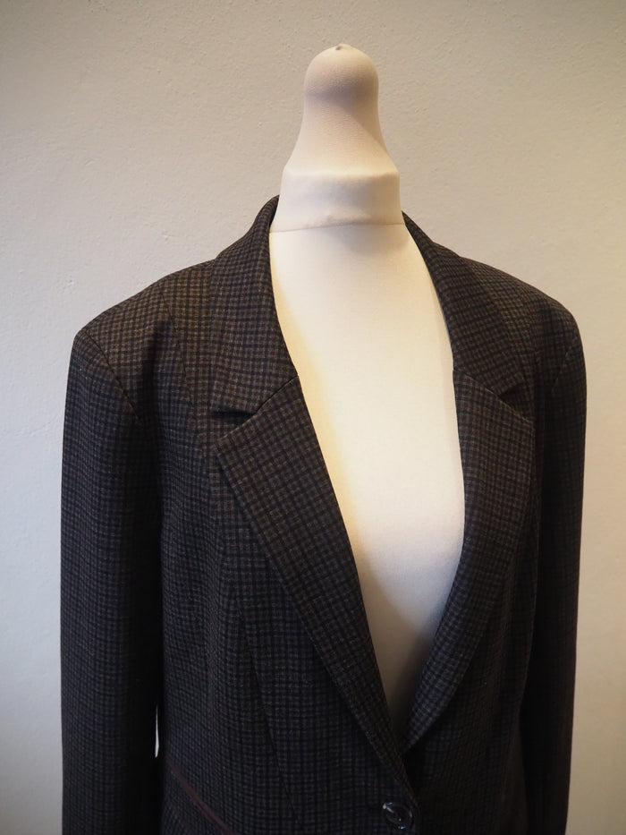 Le Chateau Check Blazer Medium