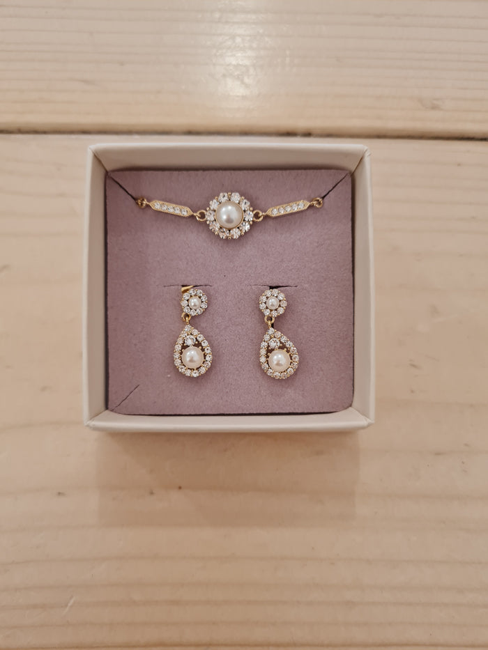 lilly & rose Pearl bracelet set