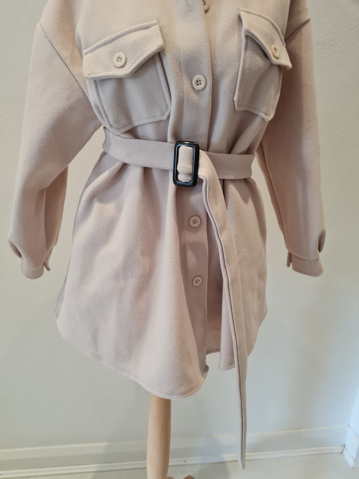 Lily Lu Cream Shacket M